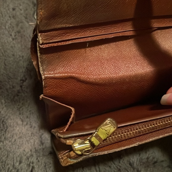 Louis Vuitton compact wallet - Picture 5 of 6